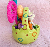 GREEN BASKET EASTER MUG TOPPER