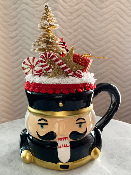 Mug topper with handmade macaroon ☕️
