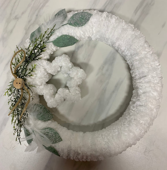 Fuzzy Winter Star Wreath